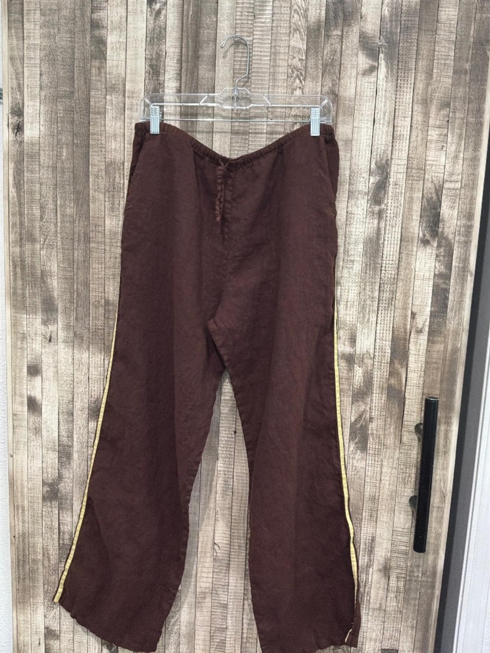LA RELAXED LINEN TRACK PANT/BROWN & YELLOW STRIPE